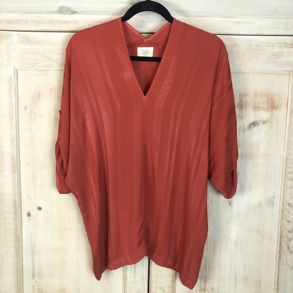 🌺🌼NWOT Tina+Jo Tab Sleeve Kimono Blouse